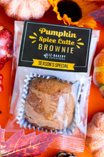 Cargar imagen en el visor de la galería, Pumpkin Spice Latte Brownie
